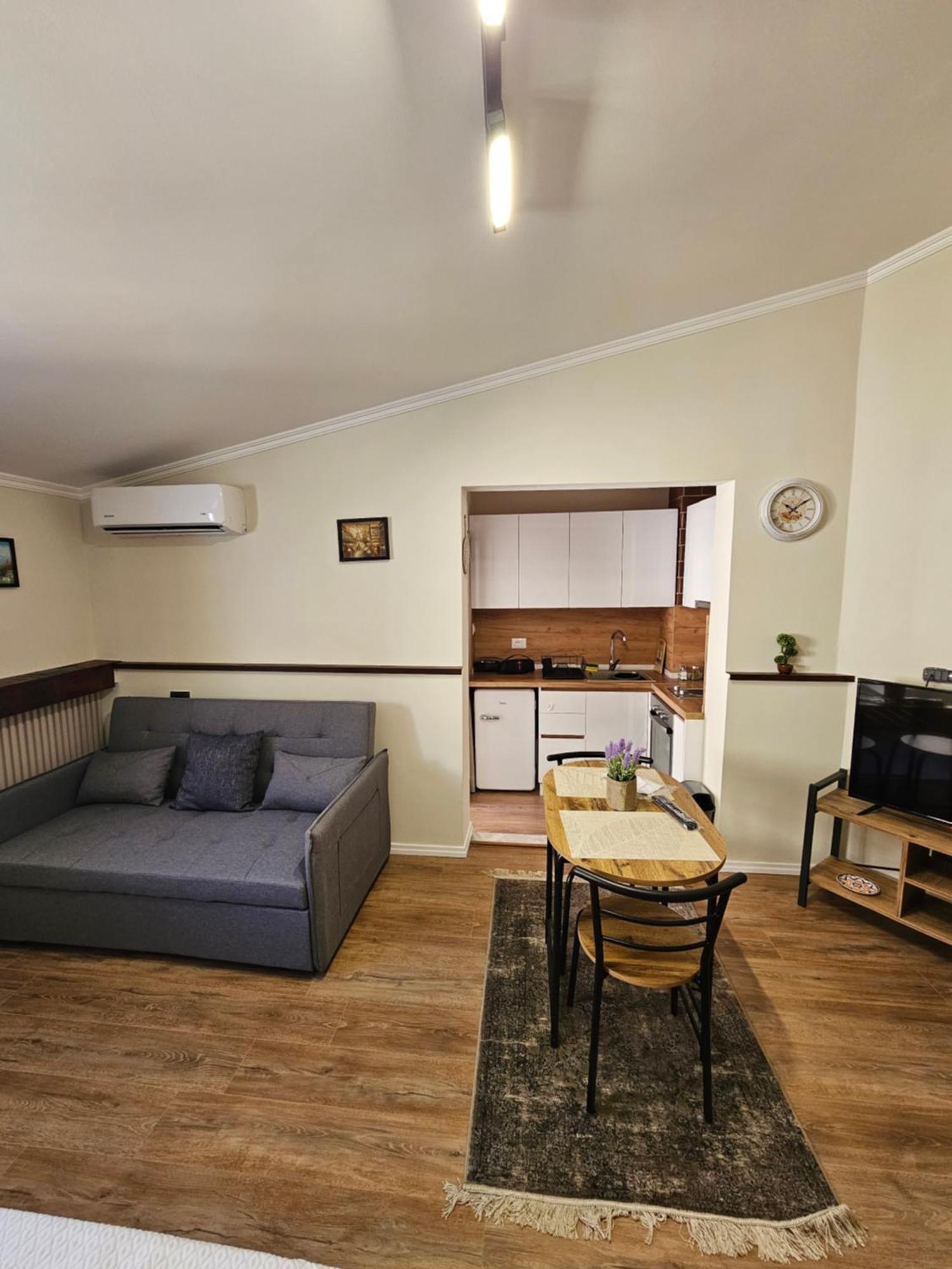 Vila Tafa Apartments ติรานา ภายนอก รูปภาพ